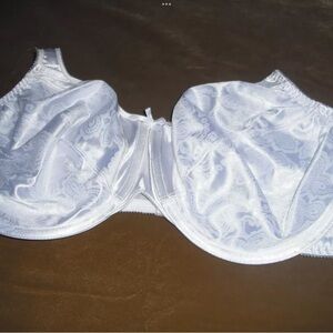 Women’s bra, white, satin, Bali #3562, 40D